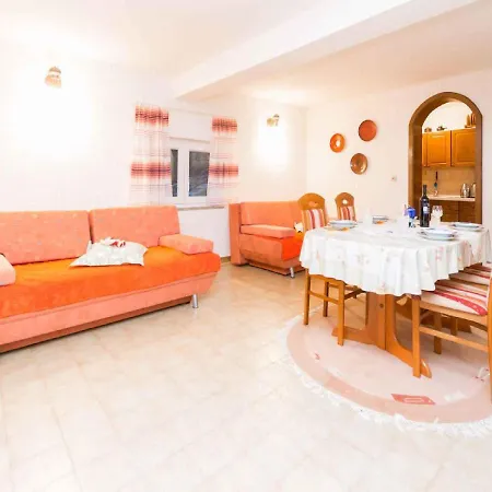 In Njivice/insel Krk 33584 *