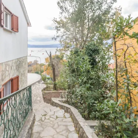 アパート In Njivice/insel Krk 33584 ニヴィーチェ