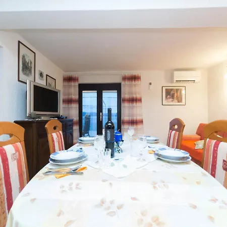 In Njivice/insel Krk 33584 アパート