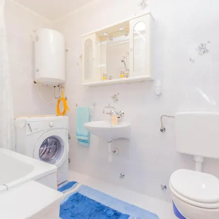 アパート In Njivice/insel Krk 33584 ニヴィーチェ